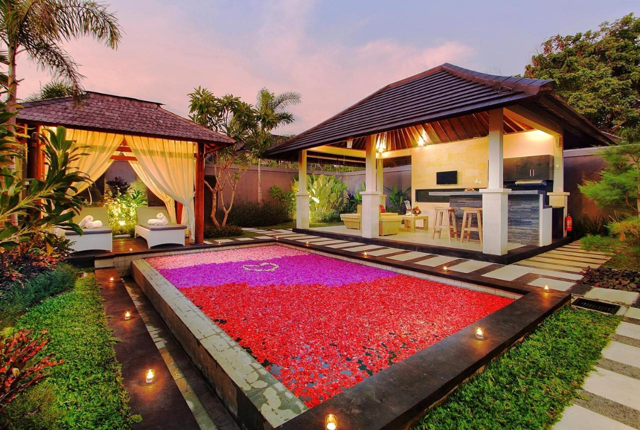 Agata Villas Seminyak Esterno foto
